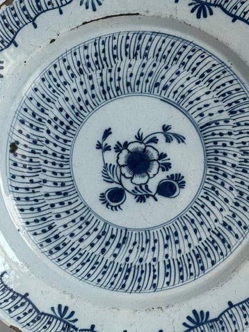 delft - Assiette - Porcelaine - Décor floral peint à la main