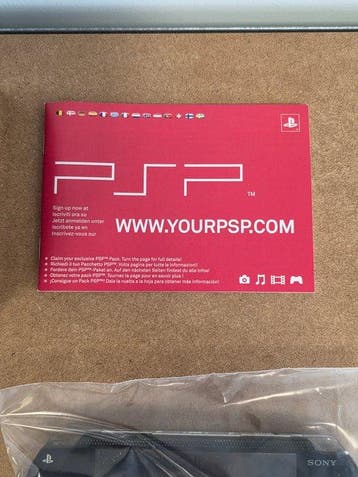 Sony - Psp Street - Psp-E1004iw - Rare Limited Edition Black, Games en Spelcomputers, Nieuw