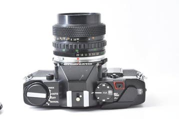 Olympus OM-30 + OM-System S Zuiko Auto-Zoom 3.5-4.5/35-70mm, Audio, Tv en Foto, Fotocamera's Analoog, Nieuw