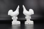 A pair of Dehua Blanc de Chine cockerels - Porselein - China