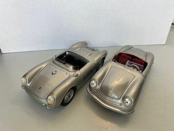Maisto 1:18 - Model sportwagen - 2 x Porsche 356 Roadster +, Hobby en Vrije tijd, Nieuw
