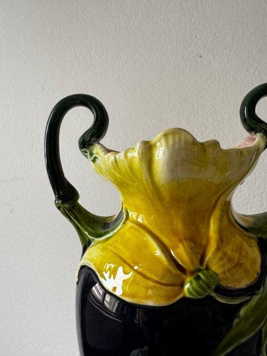 Julius Dressler - Vase - 833 - Majolica - Vase viennois de, Antiquités & Art, Antiquités | Verre & Cristal