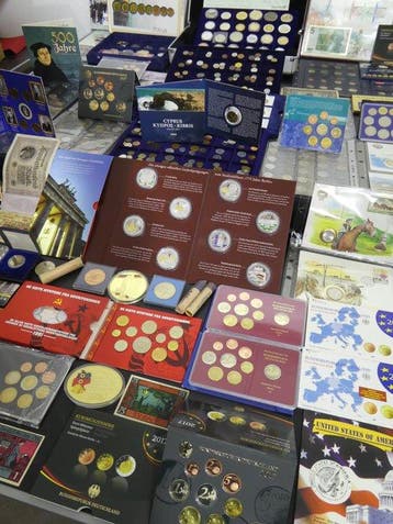 Wereld. Collection of coins/banknote/medals/euro inkl. pp