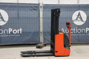 Veiling: Stapelaar Fenwick-Linde L10B Elektrisch 1000kg 2.5m, Ophalen