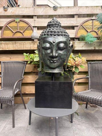 Beeld, Large Bronze Buddha Head on Plinth -, Antiek en Kunst