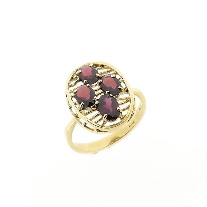 Gouden ring met granaat, Handtassen en Accessoires, Ringen, Dame, Met edelsteen, Goud, 17 tot 18, Gebruikt, Goud, Ophalen of Verzenden