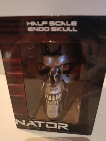 Chronicle Collectibles - Speelgoed Half Scale Endo Skull -, Collections