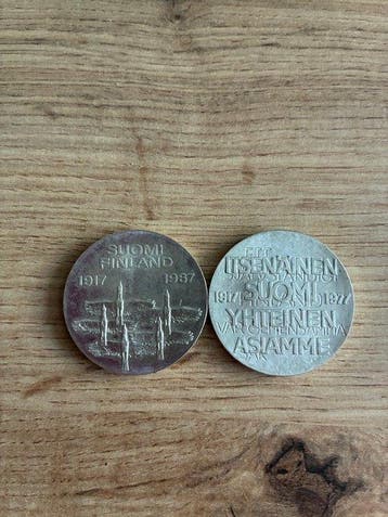 Finland. 10 Markkaa 2x 1967/1977 - 50th & 60th Anniversary, Timbres & Monnaies