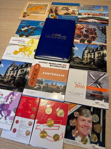 Europa. Year Set (BU) / Proof Set / Serie 10 cents - 2 Euro