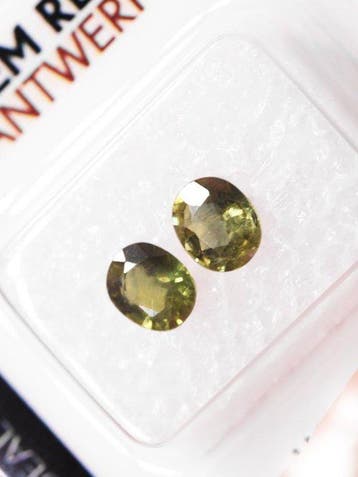 Sans prix de réserve - 2 pcs Vert Saphir - 1.56 ct - Gem, Bijoux, Sacs & Beauté