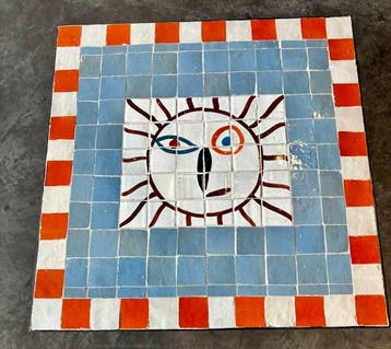 Table basse artisanale marocaine en zellige – Carreaux