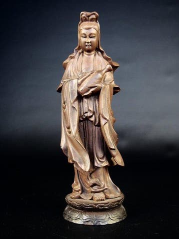 Standing statue of Kannon Bodhisattva  - Beeld Hout -