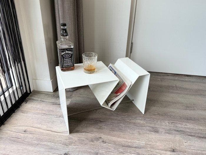 pieper concept - Bijzettafel - Staal, Paint - 12kg, Antiek en Kunst, Kunst | Designobjecten