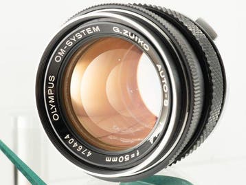 Olympus OM-1N + OM-System G.Zuiko Auto-S 1,4/50mm + H.Q., Nieuw