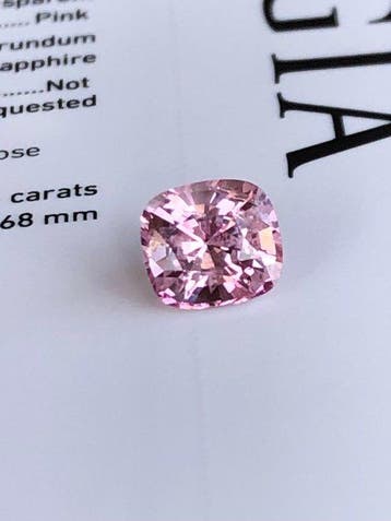 1 pcs Rose Saphir - 1.71 ct - Gemological Institute of, Handtassen en Accessoires, Edelstenen, Nieuw