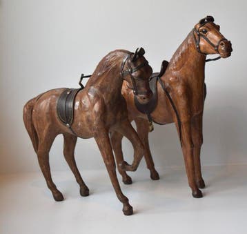 Decoratief ornament (2) - 2 prachtige oude paarden in