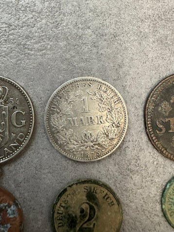 Duitsland. Lot of 12 miscellaneous items (seals, buttons,