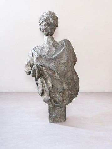 sculptuur, Expressieve bronzen sculptuur, zittende vrouw,