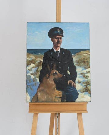 Siert Dallinga (1954) - Politieman in duin met hond