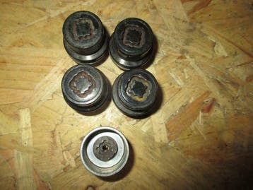 RANGE ROVER slot moeren + slot dop LR064321, Ophalen of Verzenden, Gebruikt, Land Rover