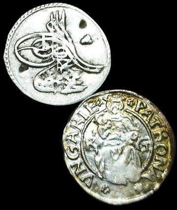 Wereld. Clash of Empires: 16th Century Madonna Silver Denier