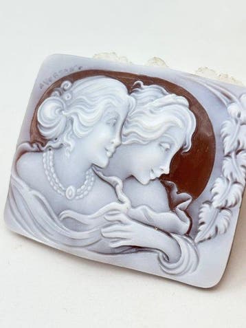 CASSIS MADAGASCARIENSIS - Cameo - Handgesneden camee