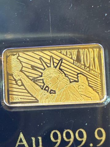 Îles Salomon. 10 Dollars 2024 New York ., 1/200 Oz (.999)