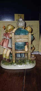 Hummel - Figuur - Beim Grossvater,Grossmutter erzählt (2) -, Antiek en Kunst