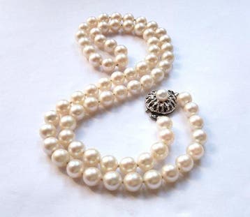 Collier de perles or blanc 8 carats - perles Akoya - 53 cm
