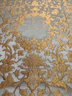 Zijden damast E 310 Afmeting 7,50×1,40 m - Textiel - 750 cm, Antiek en Kunst