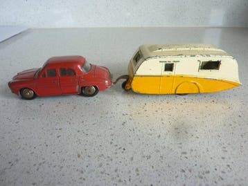 Dinky Toys 1:43 - Modelauto (2) - Renault Dauphine met, Nieuw