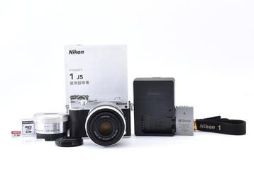 Nikon 1 J5 Silver + 1 Nikkor 3.5-5.6/10-30mm VR PD-ZOOM + 1