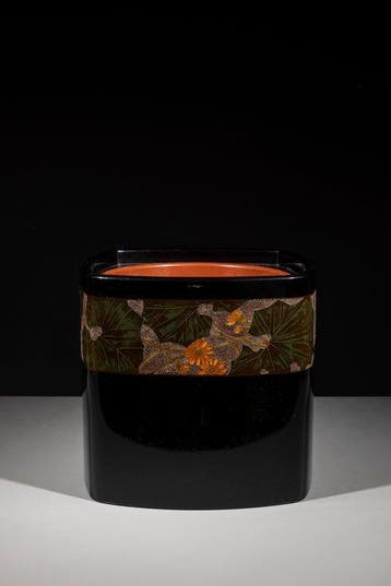 Periodo Taish 1920 ca. - Vuurpot - Een gelakte Hibachi, Antiek en Kunst