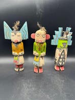 3 poppen in de Hopi-kachina-stijl - V.S. (Zonder