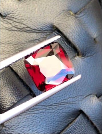 1 pcs Rouge Spinelle - 5.00 ct - Lotus Gemology (Thaïlande)