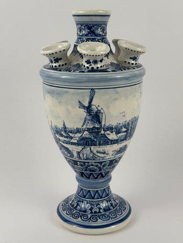 Delft, Plateelbakkerij - Vase - Faïence - Un vase à tulipes, Antiek en Kunst