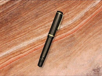 Osmia - Supra 744 A Chased Wave Pattern - 14K Gold Nib &, Nieuw