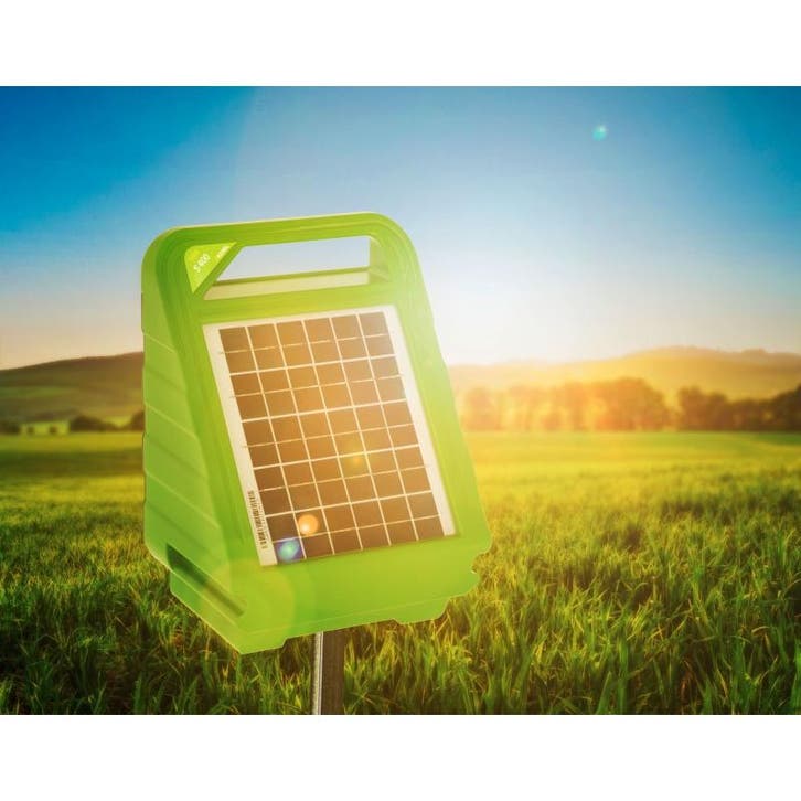 Titan s 400 - schrikdraadapparaat met zonnepaneel en 12volt, Animaux & Accessoires, Box & Pâturages