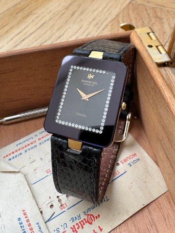 Raymond Weil - Vintage black / violet sunburst dial - 1980s
