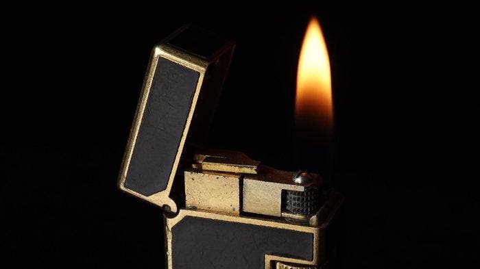 Dunill - Lacquer Pattern Rollagas Lighter - Zonder, Verzamelen, Rookartikelen, Aanstekers en Luciferdoosjes