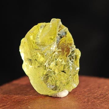 9,35 ct Sterk geel heliodor kristal met, Verzamelen, Mineralen en Fossielen
