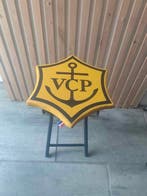 (NO RESERVE) Veuve Cliquot Champagne Chair – Unique