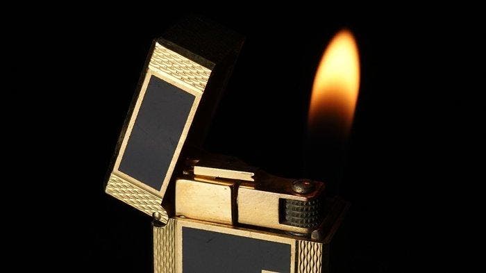 Dunill - Lacquer Pattern Rollagas Lighter - Zonder, Verzamelen, Rookartikelen, Aanstekers en Luciferdoosjes