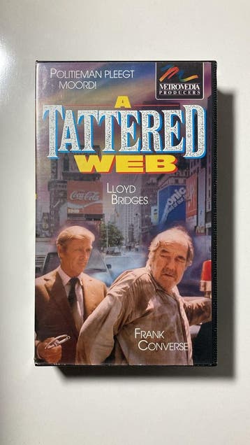 A TATTERED WEB (VHS), Cd's en Dvd's, Gebruikt