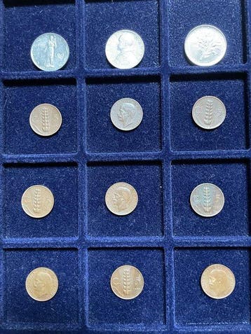 Italië, Vaticaan. Lot de 208 monnaies Italiennes + 5 kgs de