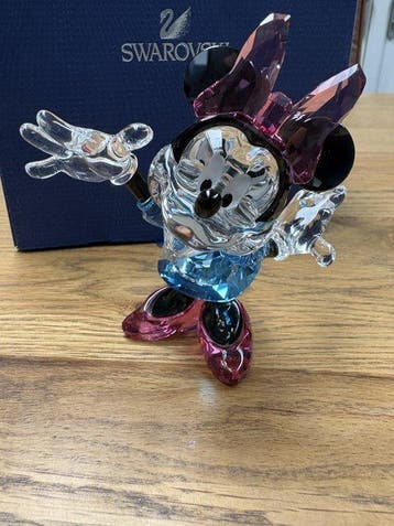 Swarovski - Beeldje - Minnie Mouse - Colored Edition -