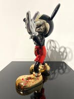 Van Apple - World Peace- Mickey Red