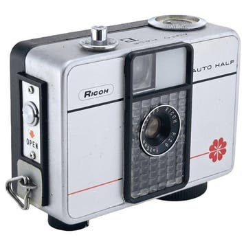 Ricoh Auto Half E 25mm F2.8 Half-Frame Camera Analoge, Nieuw