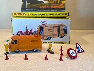 Dinky Toys 1:43 - Voiture miniature - Furgone Peugeot J7