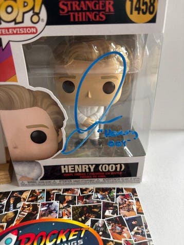 Stranger Things - Signed by Jamie Campbell Bower, Verzamelen, Nieuw